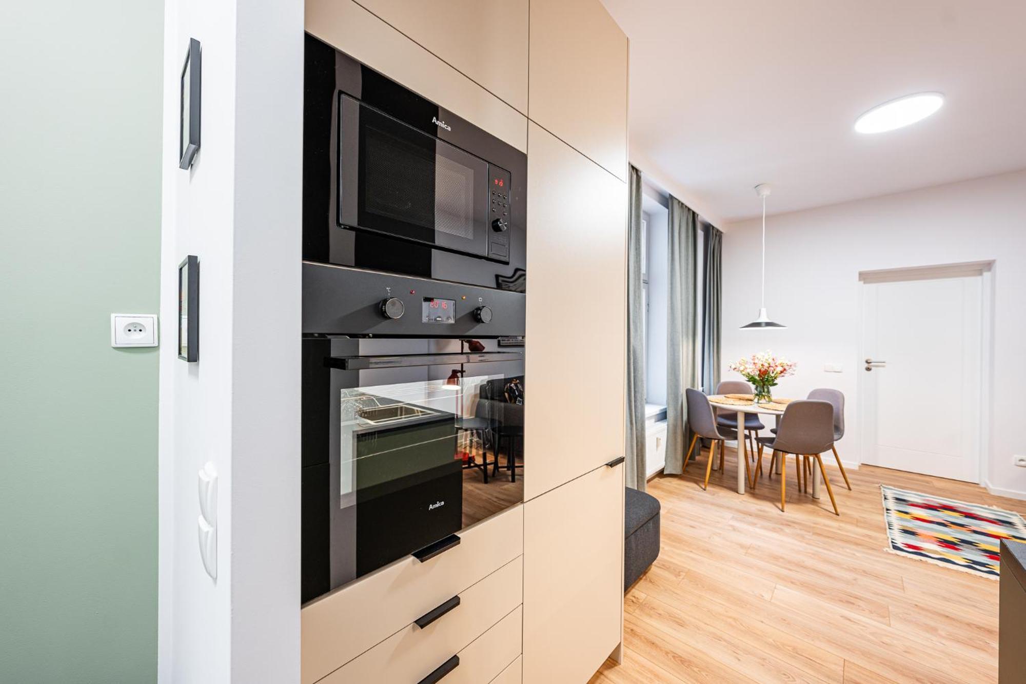 Apartamenty Tespis - Historic House Next To The Cathedral In The City Centre Katowice Exteriör bild